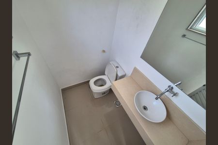 Casa de condomínio para alugar com 370m², 4 quartos e 2 vagas