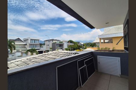 Casa de condomínio para alugar com 370m², 4 quartos e 2 vagas