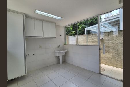 Casa de condomínio para alugar com 370m², 4 quartos e 2 vagas