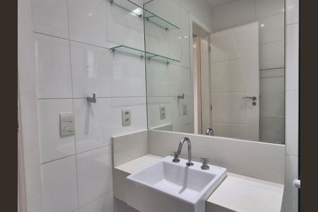 Casa de condomínio para alugar com 370m², 4 quartos e 2 vagas