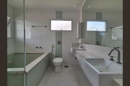 Casa de condomínio para alugar com 370m², 4 quartos e 2 vagas