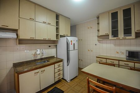 Casa à venda com 113m², 2 quartos e 2 vagas Casa à venda com 113m², 2 quartos e 2 vagasCozinha