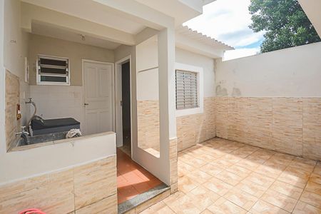 Casa à venda com 113m², 2 quartos e 2 vagas Casa à venda com 113m², 2 quartos e 2 vagasQuintal