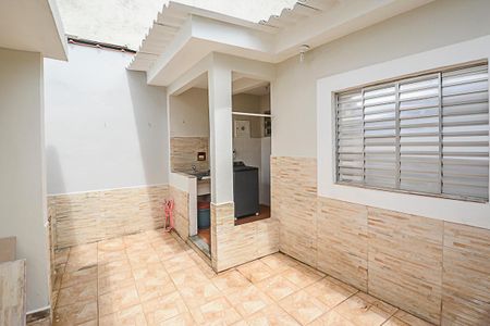 Casa à venda com 113m², 2 quartos e 2 vagas Casa à venda com 113m², 2 quartos e 2 vagasQuintal