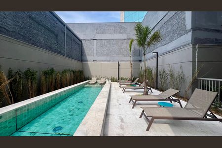 Studio à venda com 24m², 1 quarto e sem vaga Studio à venda com 24m², 1 quarto e sem vagaPiscina