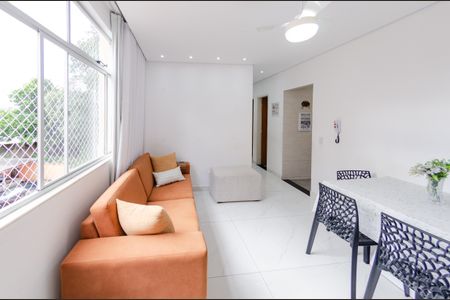 Sala de apartamento à venda com 3 quartos, 70m² em Cinquentenario, Belo Horizonte