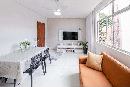 Sala de apartamento à venda com 3 quartos, 70m² em Cinquentenario, Belo Horizonte