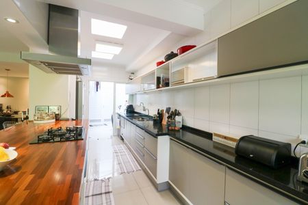 Casa à venda com 320m², 4 quartos e 3 vagasCozinha