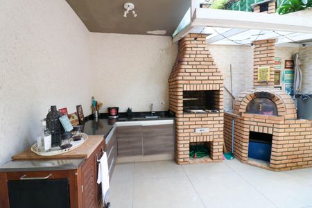 Casa à venda com 320m², 4 quartos e 3 vagasChurrasqueira