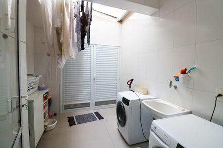 Casa à venda com 320m², 4 quartos e 3 vagasÁrea de Serviço