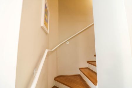 Casa à venda com 320m², 4 quartos e 3 vagasEscada