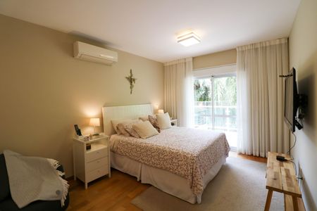 Casa à venda com 320m², 4 quartos e 3 vagasQuarto 4 Suíte