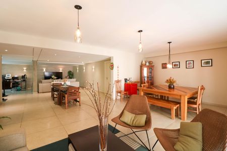 Casa à venda com 320m², 4 quartos e 3 vagasSalão de Festas