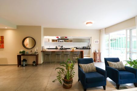 Casa à venda com 320m², 4 quartos e 3 vagasSala