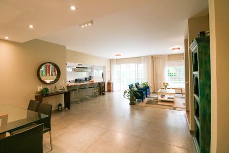 Sala de casa à venda com 4 quartos, 320m² em Santo Amaro, São Paulo