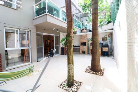 Casa à venda com 320m², 4 quartos e 3 vagasQuintal