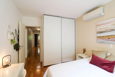 Casa à venda com 320m², 4 quartos e 3 vagasQuarto 2