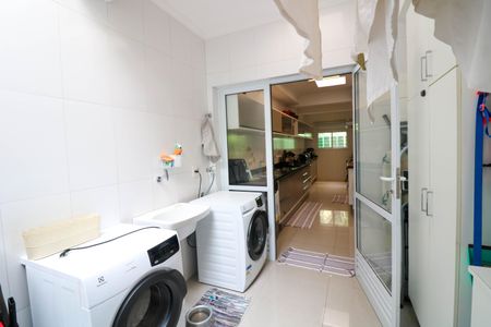 Casa à venda com 320m², 4 quartos e 3 vagasÁrea de Serviço