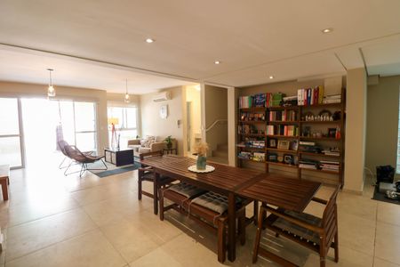 Casa à venda com 320m², 4 quartos e 3 vagasSalão de Festas