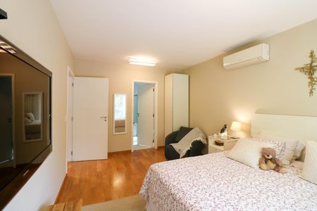 Casa à venda com 320m², 4 quartos e 3 vagasQuarto 4 Suíte