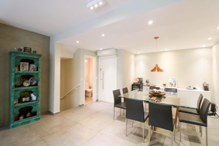 Casa à venda com 320m², 4 quartos e 3 vagasSala