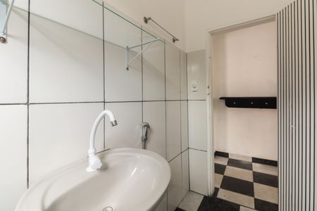 Casa à venda com 230m², 3 quartos e 2 vagasBanheiro 