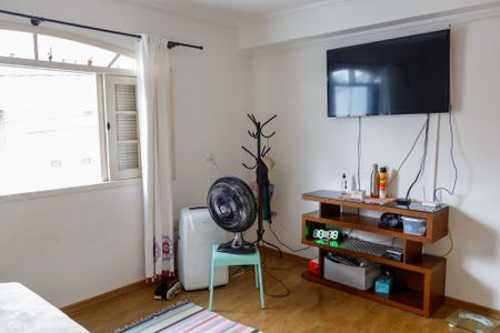 Casa à venda com 400m², 5 quartos e 8 vagas Casa à venda com 400m², 5 quartos e 8 vagasQuarto 3 - Suíte