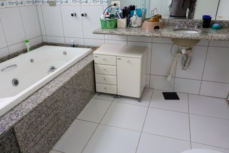 Casa à venda com 400m², 5 quartos e 8 vagas Casa à venda com 400m², 5 quartos e 8 vagasBanheiro da Suíte 3