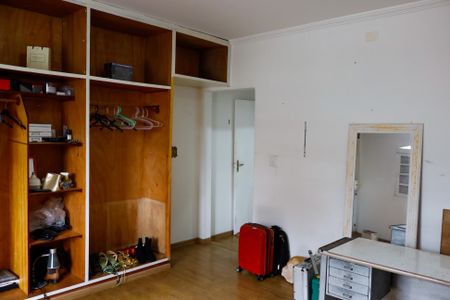 Casa à venda com 400m², 5 quartos e 8 vagas Casa à venda com 400m², 5 quartos e 8 vagasQuarto 2 - Suíte