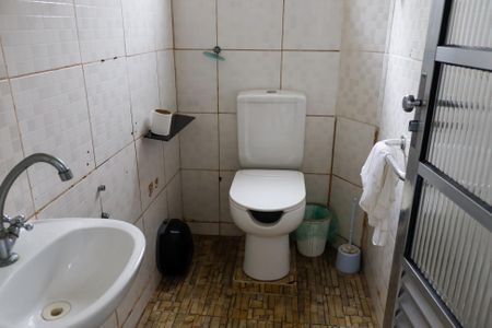 Casa à venda com 400m², 5 quartos e 8 vagas Casa à venda com 400m², 5 quartos e 8 vagasBanheiro