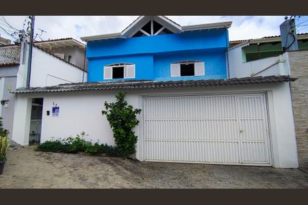 Casa à venda com 400m², 5 quartos e 8 vagas Casa à venda com 400m², 5 quartos e 8 vagasFachada