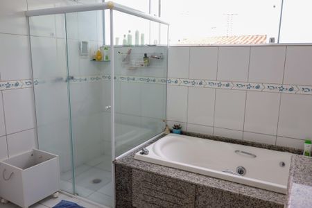 Casa à venda com 400m², 5 quartos e 8 vagas Casa à venda com 400m², 5 quartos e 8 vagasBanheiro da Suíte 3