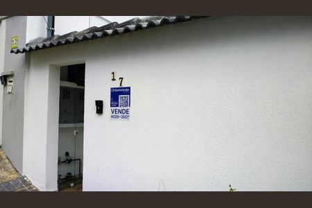 Casa à venda com 400m², 5 quartos e 8 vagas Casa à venda com 400m², 5 quartos e 8 vagasplaca