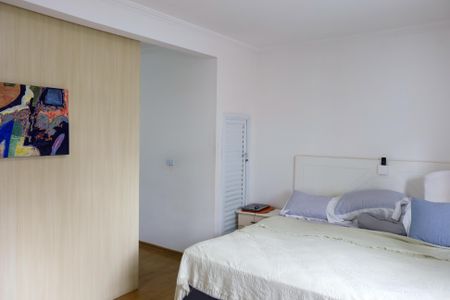 Casa à venda com 400m², 5 quartos e 8 vagas Casa à venda com 400m², 5 quartos e 8 vagasQuarto 3 - Suíte