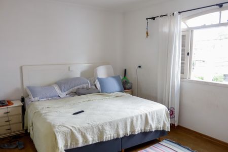 Casa à venda com 400m², 5 quartos e 8 vagas Casa à venda com 400m², 5 quartos e 8 vagasQuarto 3 - Suíte