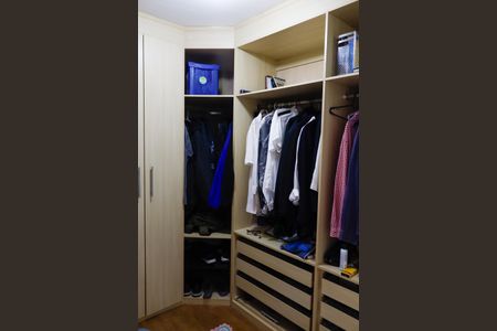 Casa à venda com 400m², 5 quartos e 8 vagas Casa à venda com 400m², 5 quartos e 8 vagasCloset da suíte 3