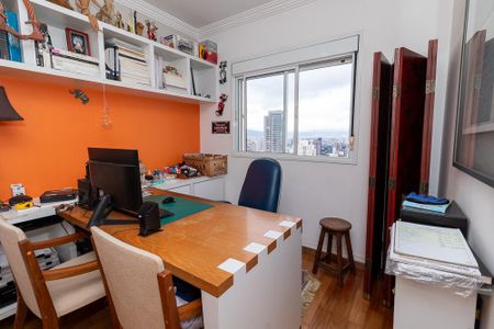 Apartamento à venda com 125m², 2 quartos e 3 vagasEscritório