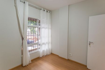 Apartamento para alugar com 130m², 4 quartos e 1 vaga Apartamento para alugar com 130m², 4 quartos e 1 vagaQuarto 4
