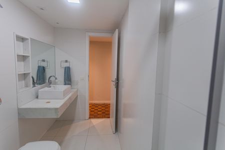 Apartamento para alugar com 130m², 4 quartos e 1 vaga Apartamento para alugar com 130m², 4 quartos e 1 vagaBanheiro Social