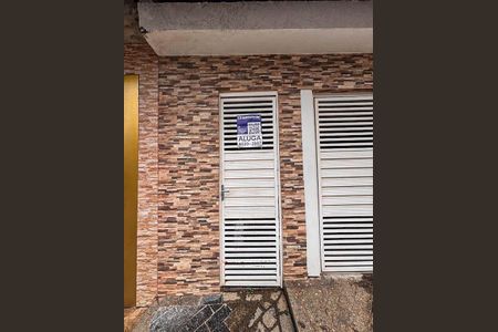 Casa para alugar com 75m², 2 quartos e sem vagaFachada