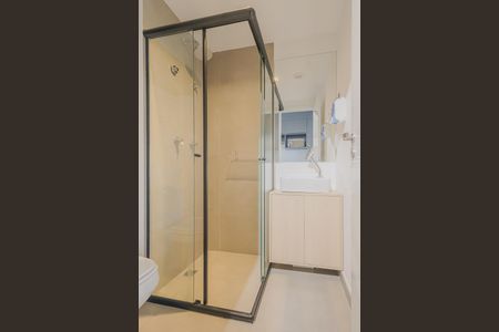 Banheiro de kitnet/studio para alugar com 1 quarto, 21m² em Jardim Paulista, São Paulo