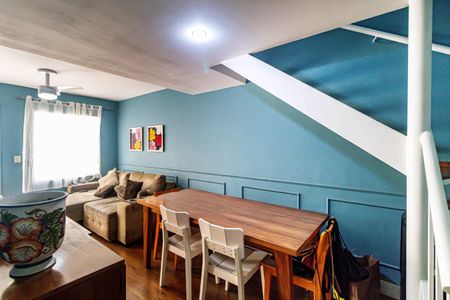 Sala de casa de condomínio à venda com 2 quartos, 85m² em Jardim Sarah, São Paulo