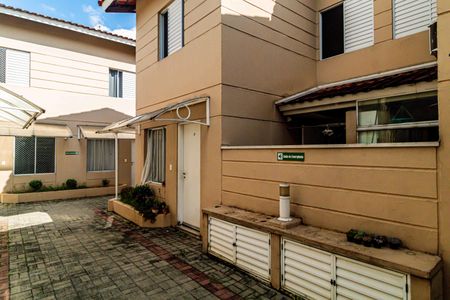 Casa de condomínio à venda com 85m², 2 quartos e 2 vagasFachada