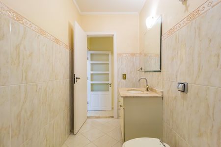 Casa para alugar com 138m², 2 quartos e sem vaga Casa para alugar com 138m², 2 quartos e sem vagaBanheiro