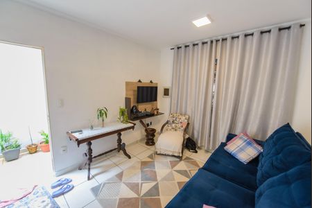 Sala de casa para alugar com 3 quartos, 270m² em Jardim Sandra Maria, Taubaté