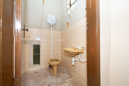 Casa à venda com 140m², 3 quartos e 1 vagaBanheiro 2