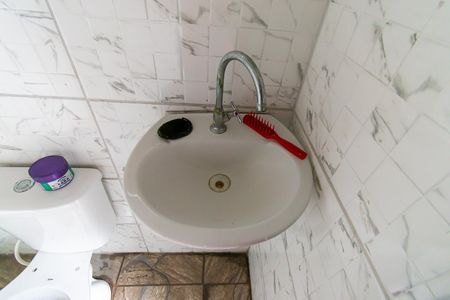 Casa à venda com 100m², 2 quartos e 1 vagaSalão - Banheiro