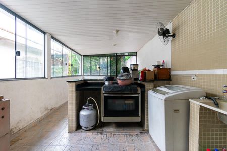Casa à venda com 100m², 2 quartos e 1 vagaSalão 