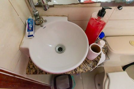 Casa à venda com 100m², 2 quartos e 1 vagaBanheiro 2