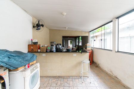 Casa à venda com 100m², 2 quartos e 1 vagaSalão 